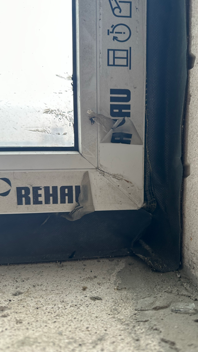 Порушення монтажу віконного блоку